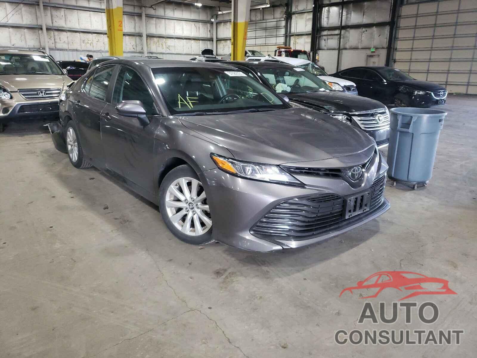 TOYOTA CAMRY 2018 - 4T1B11HK0JU591826
