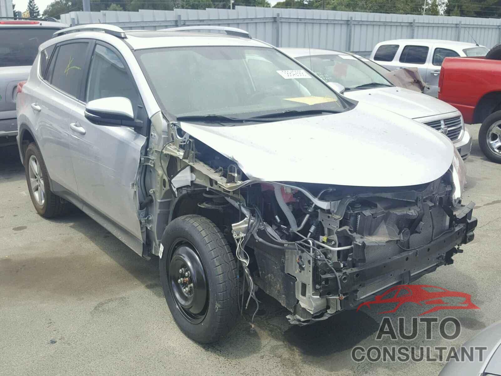 TOYOTA RAV4 XLE 2015 - 2T3RFREV6FW277075