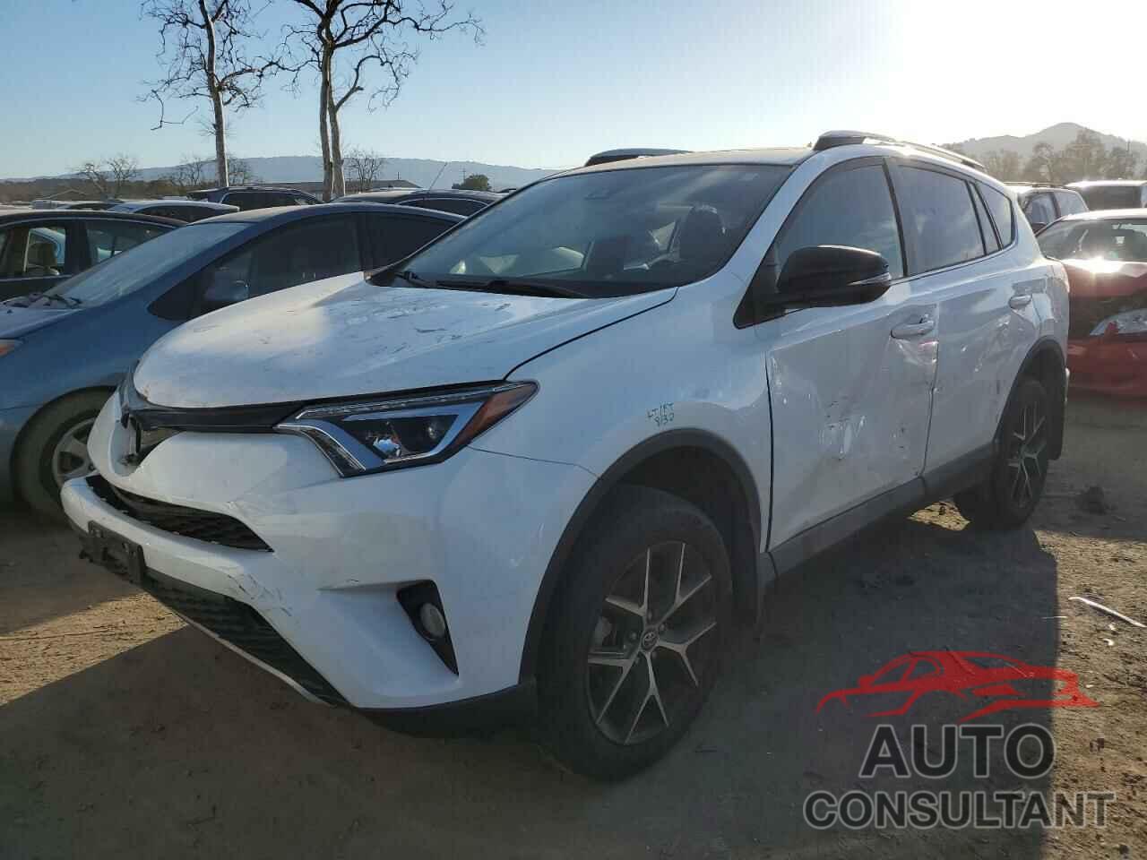 TOYOTA RAV4 2018 - JTMNFREV0JJ188785