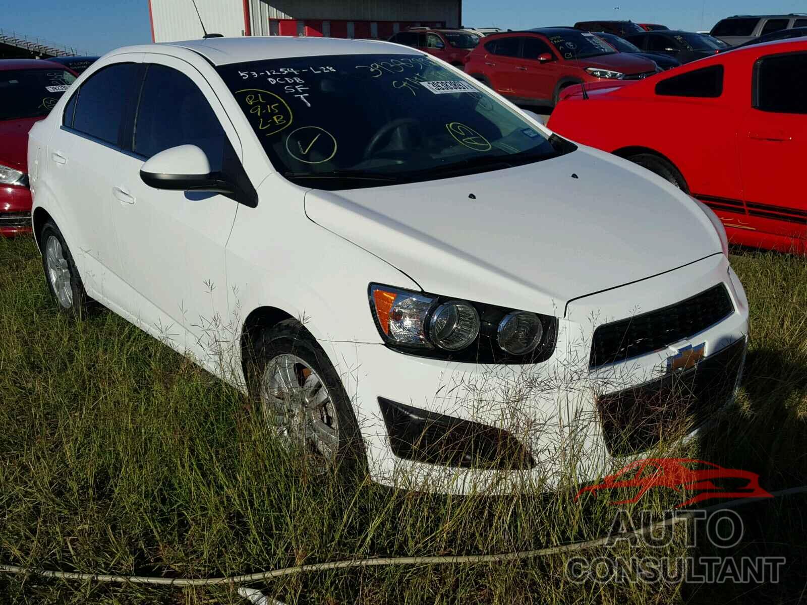 CHEVROLET SONIC 2015 - 1G1JC5SH3F4135026