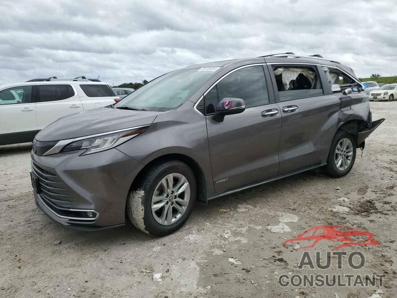 TOYOTA SIENNA 2021 - 5TDZRKEC8MS008703