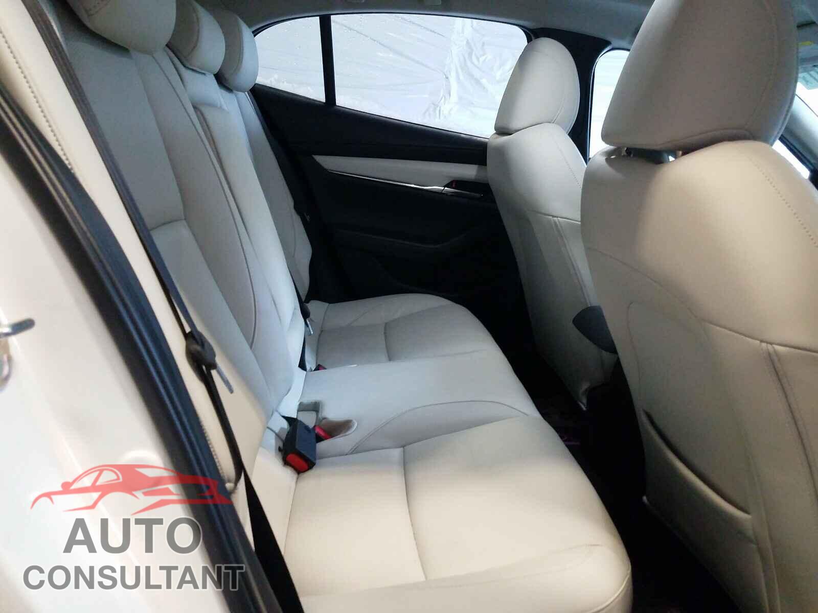 MAZDA 3 2019 - JM1BPACM5K1102190