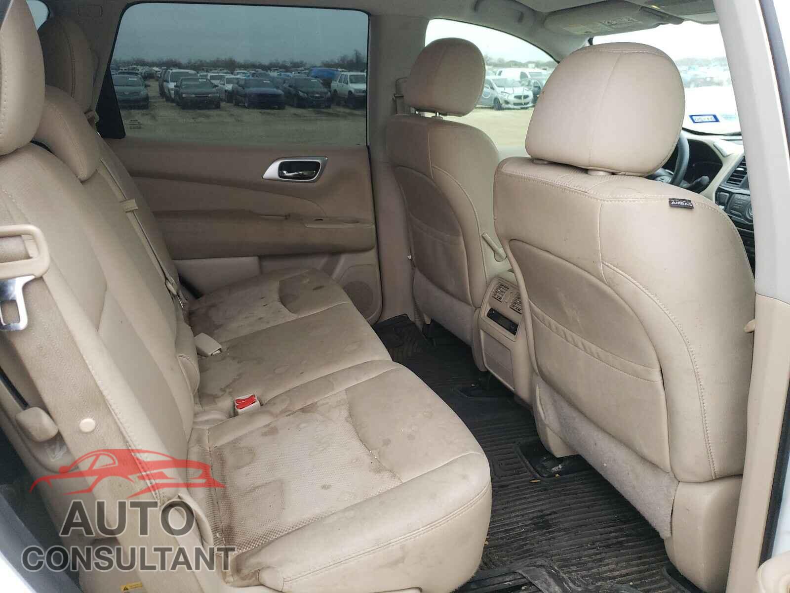 NISSAN PATHFINDER 2017 - 5N1DR2MN6HC637697