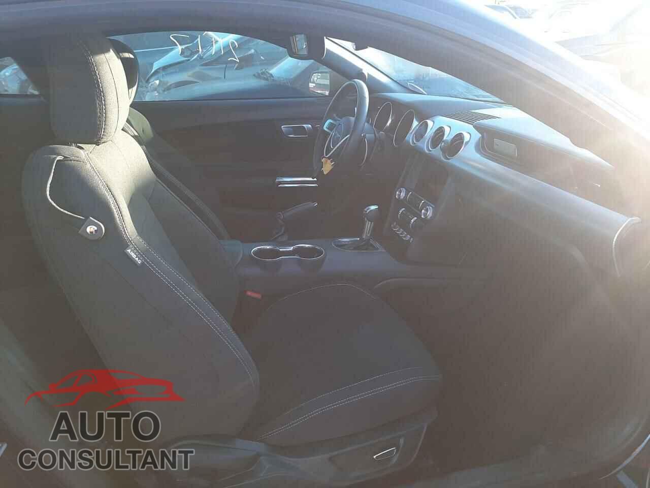 FORD MUSTANG 2019 - 1FA6P8TH8K5201582