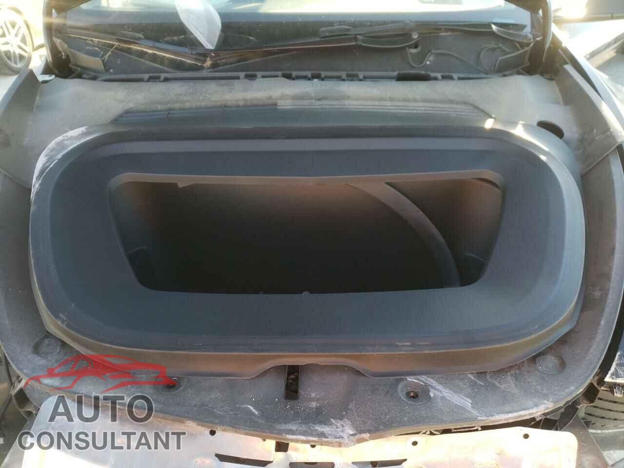 TESLA MODEL Y 2021 - 5YJYGDED0MF109809