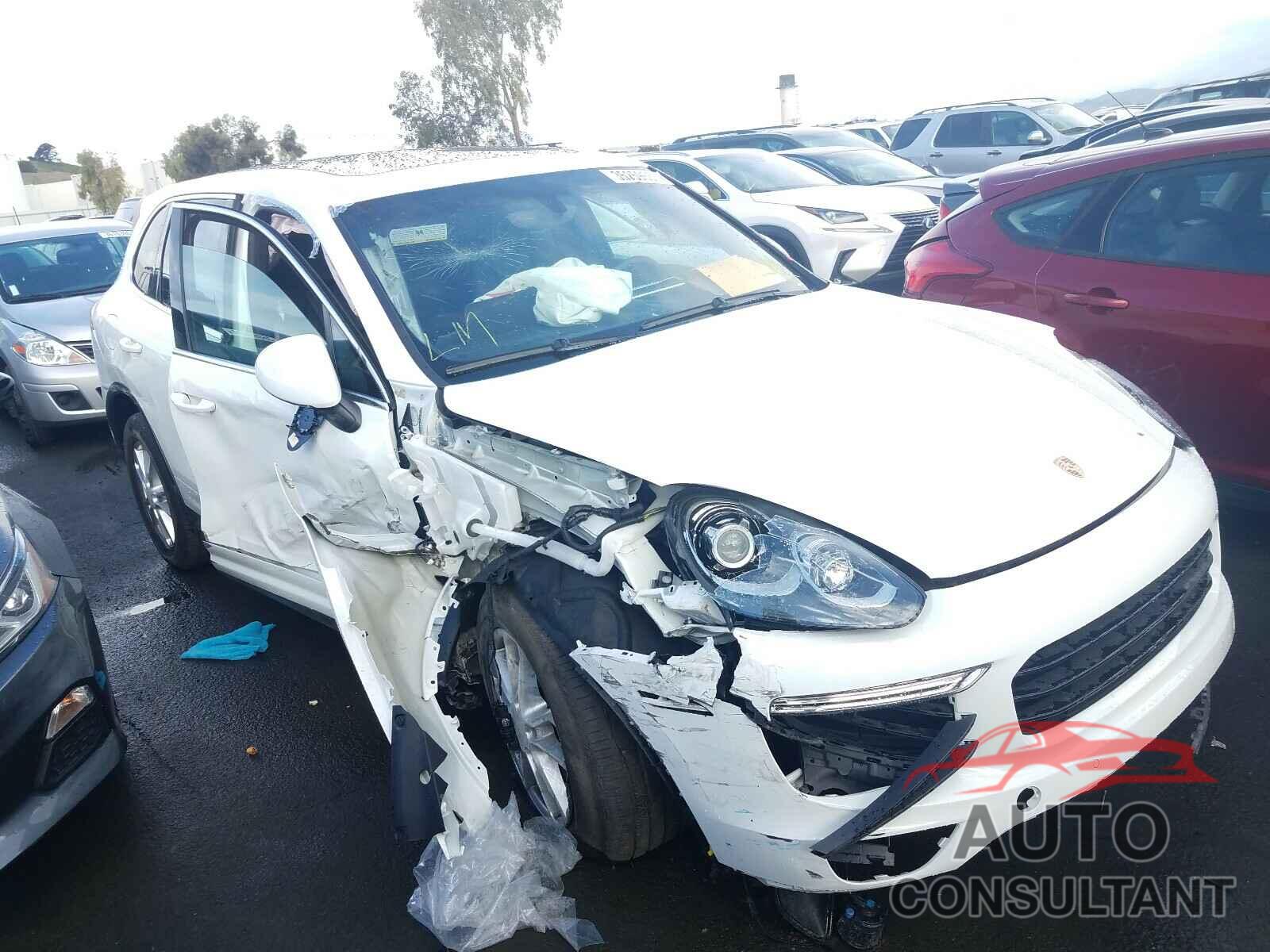 PORSCHE CAYENNE 2018 - WP1AA2A26JKA02885