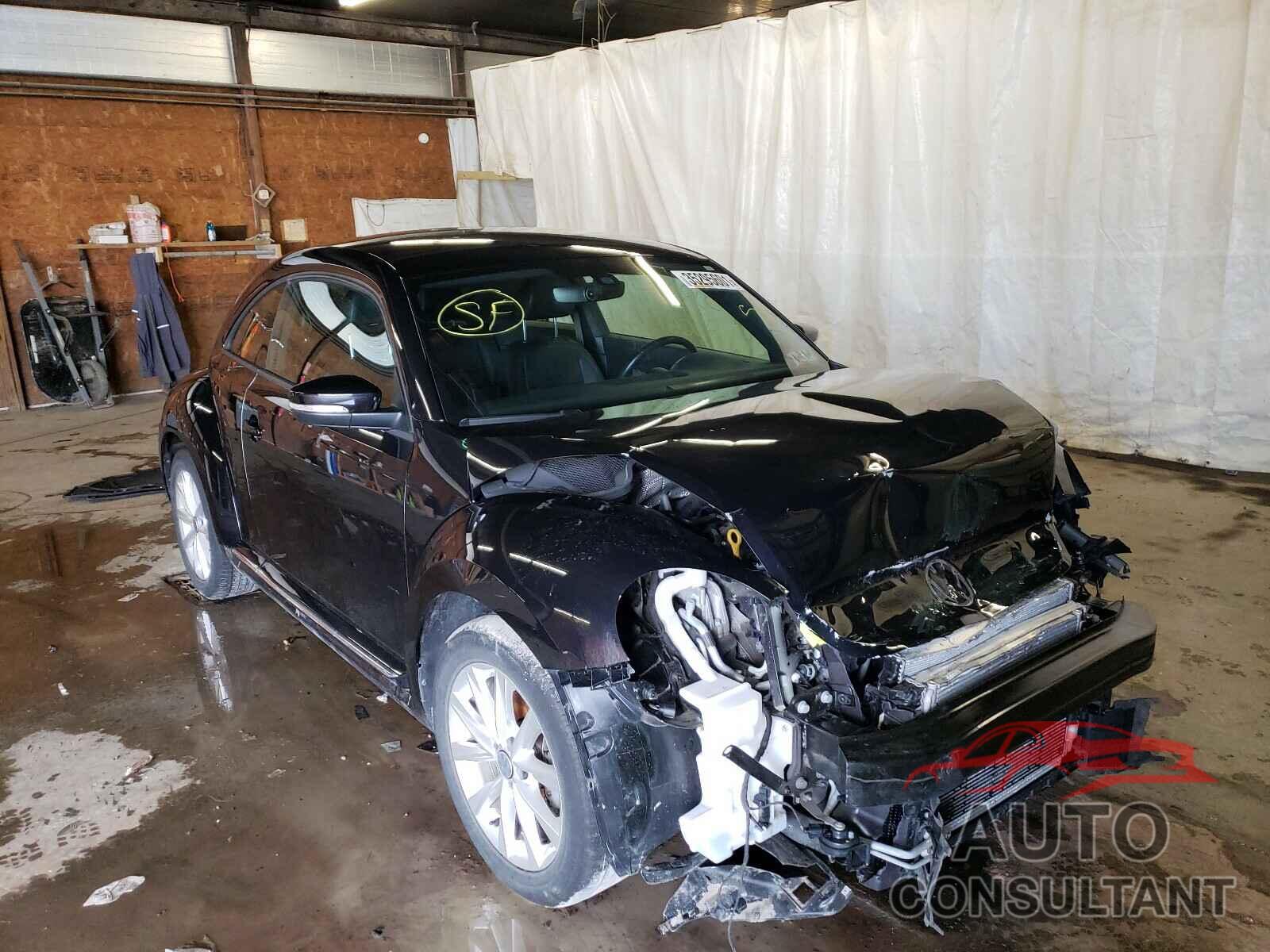 VOLKSWAGEN BEETLE 2018 - 3VWFD7AT3JM710800