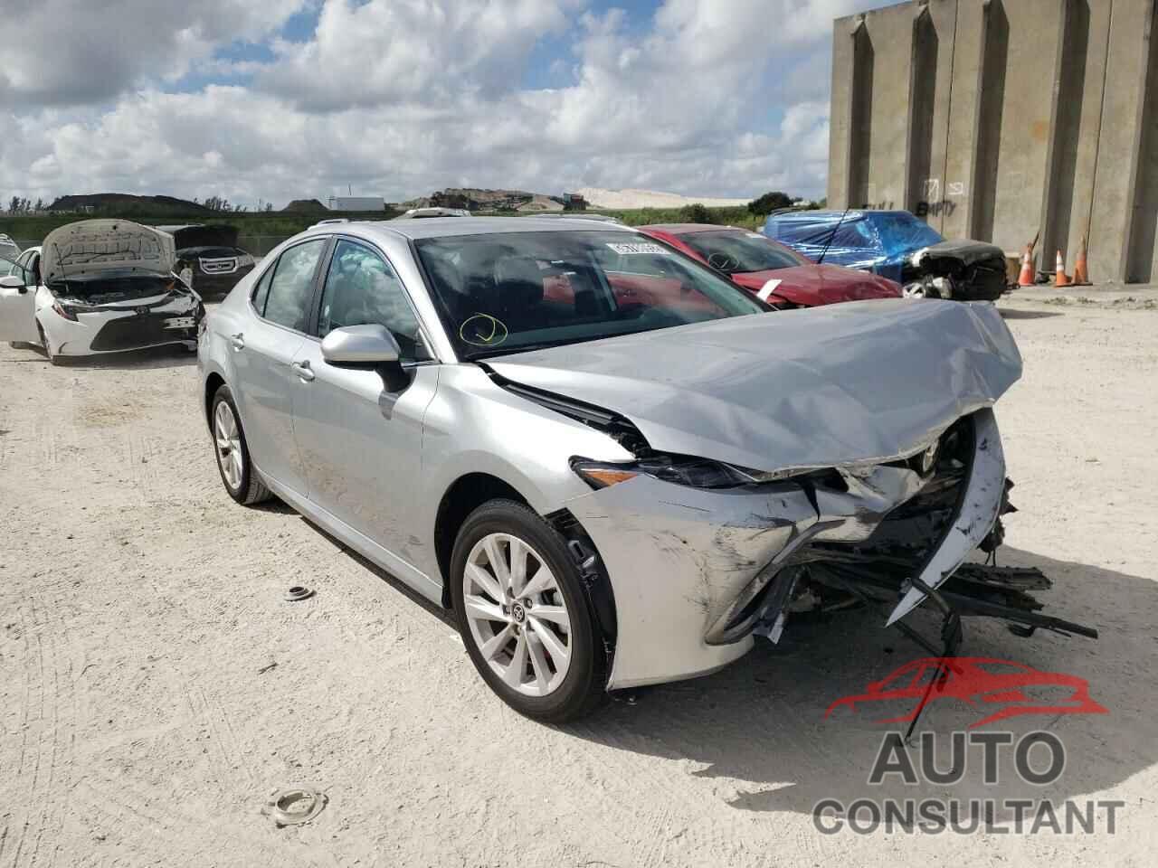 TOYOTA CAMRY 2021 - 4T1C11AKXMU576835