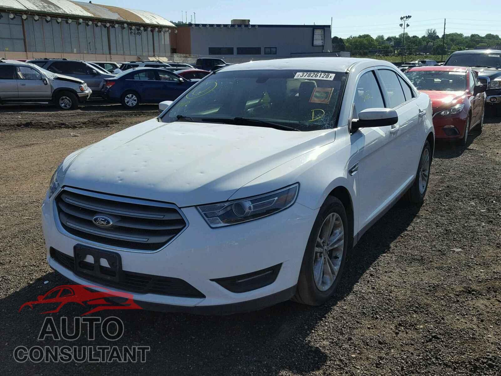 FORD TAURUS 2015 - 1FAHP2E89FG134018