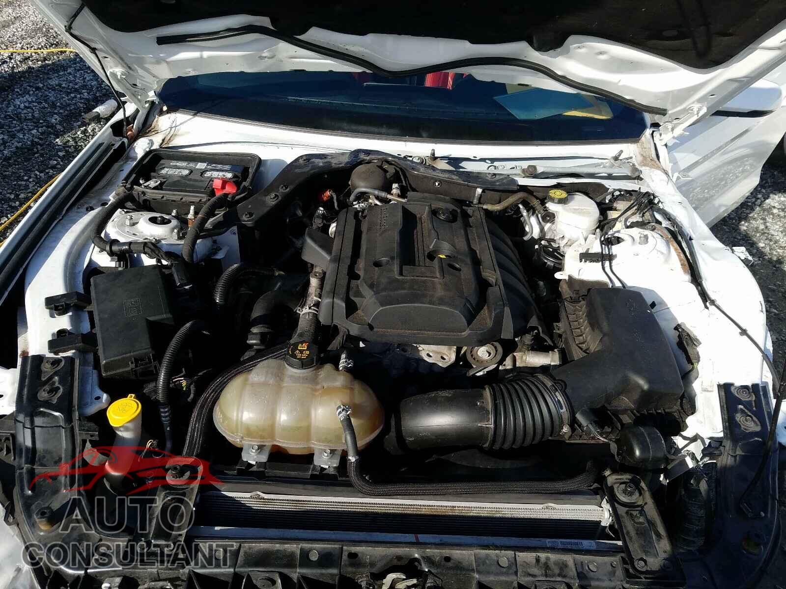 FORD MUSTANG 2018 - 1FA6P8TH8J5156500