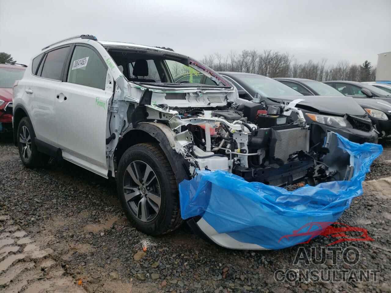 TOYOTA RAV4 2017 - JTMRFREV2HD212451