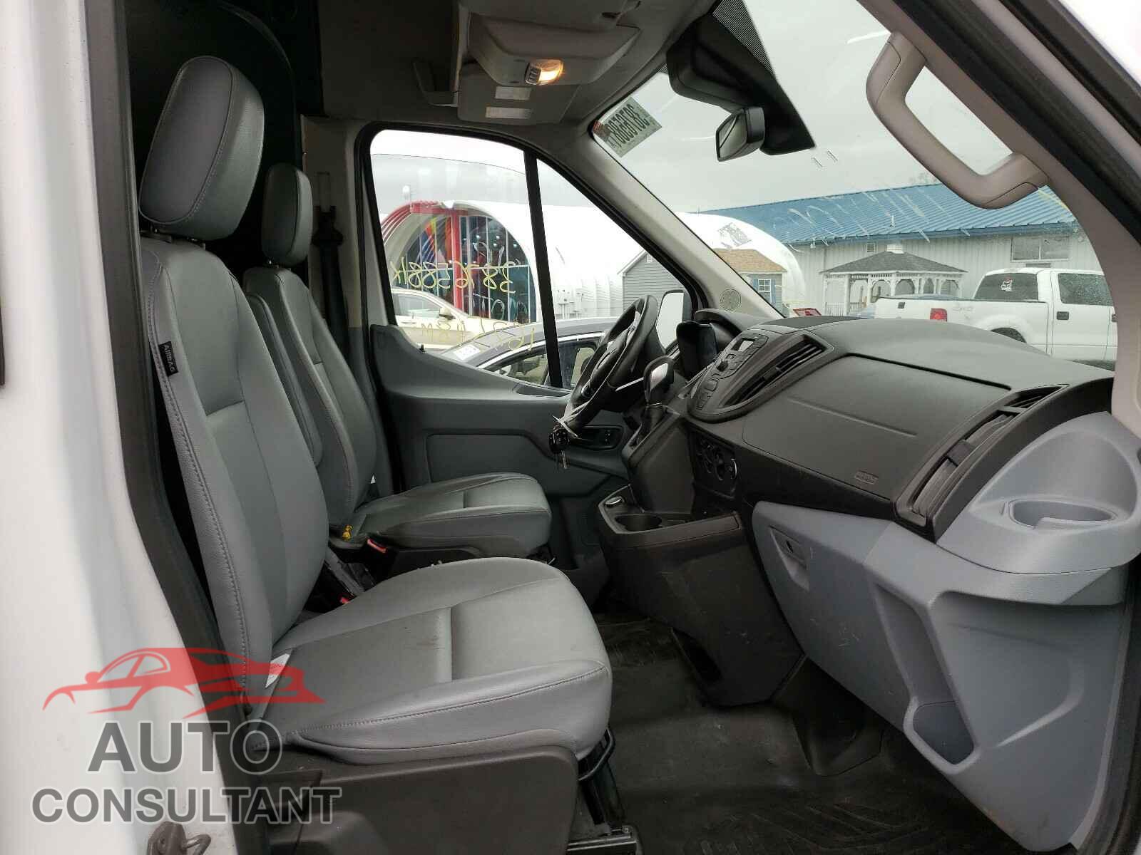 FORD TRANSIT CO 2018 - 1FTYR2CM4JKB24037