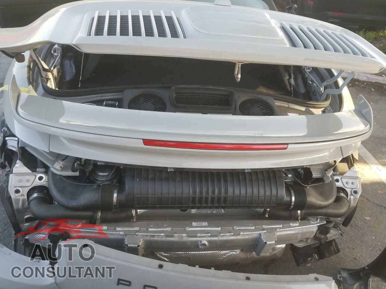 PORSCHE 911 2018 - WP0CD2A93JS162091