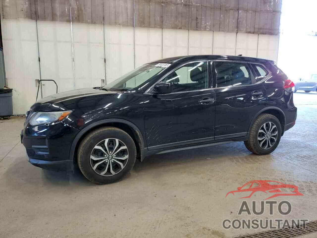 NISSAN ROGUE 2017 - KNMAT2MV1HP529201