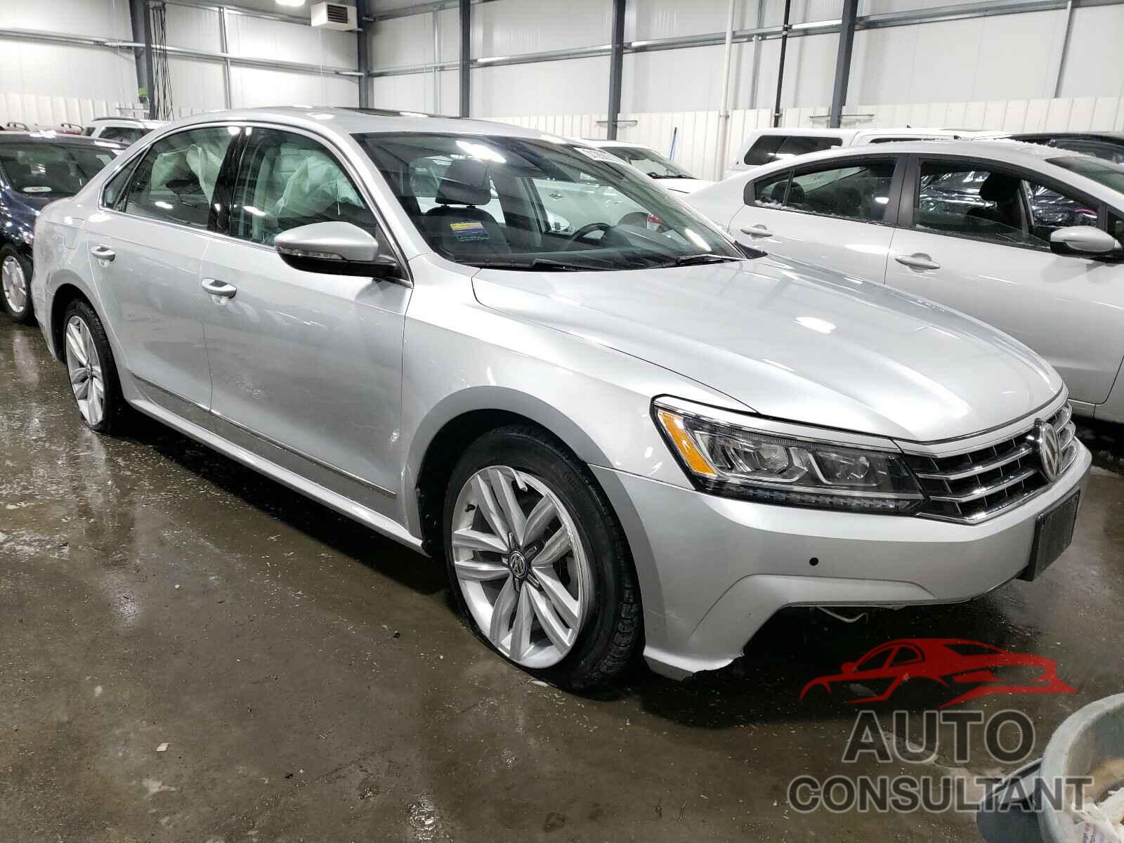 VOLKSWAGEN PASSAT 2017 - 1VWGT7A38HC009530