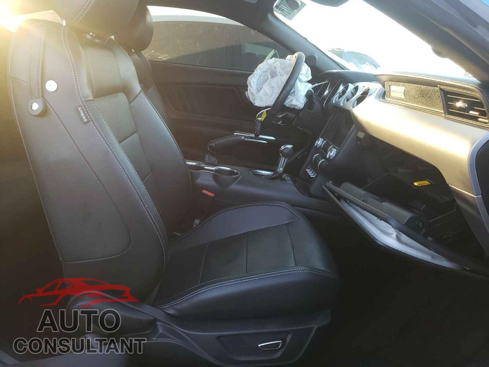 FORD MUSTANG 2019 - 1FA6P8CFXK5147023
