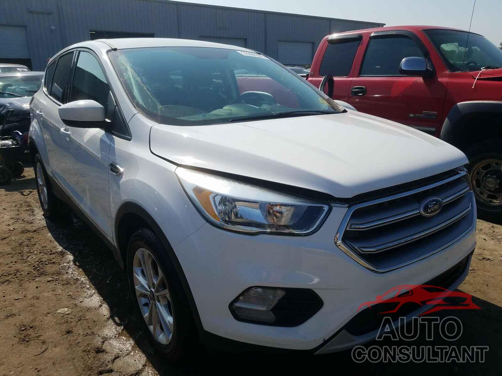 FORD ESCAPE 2017 - 1FMCU0GD8HUC19279