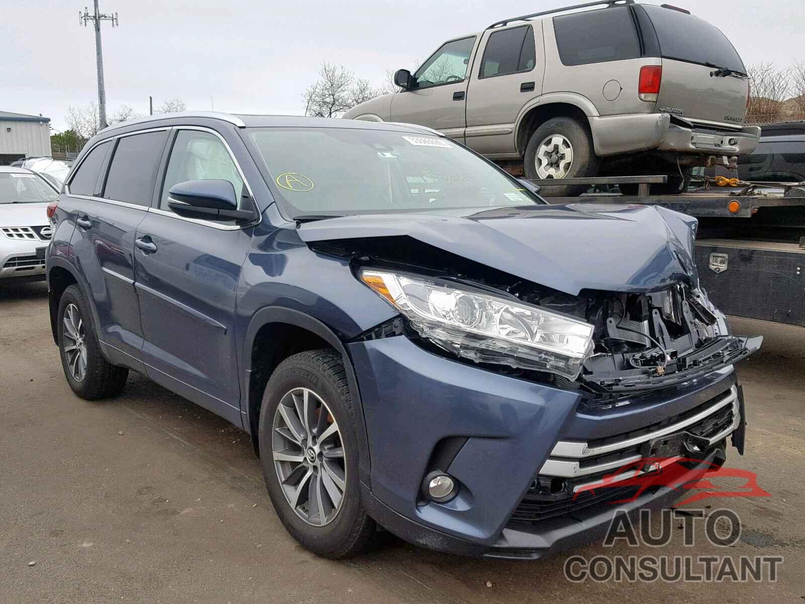 TOYOTA HIGHLANDER 2018 - 5TFCZ5AN9LX236409
