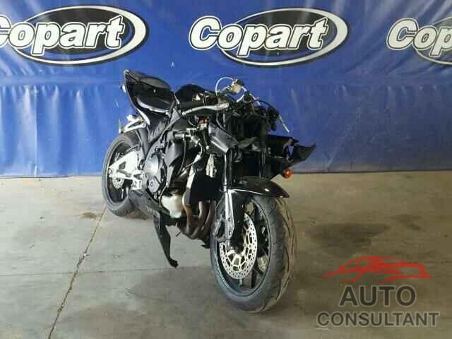HONDA CBR CYCLE 2015 - JH2PC4002FK801305