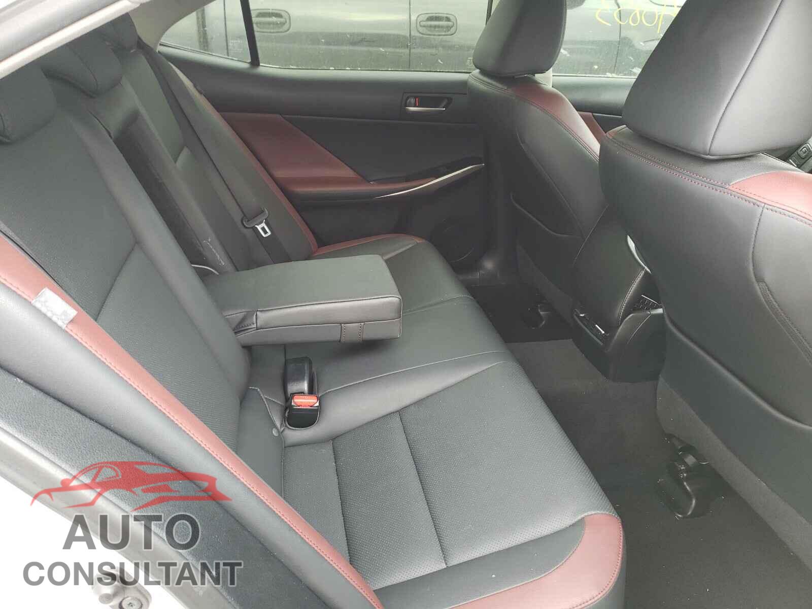 LEXUS IS 2017 - JTHBA1D25H5052888