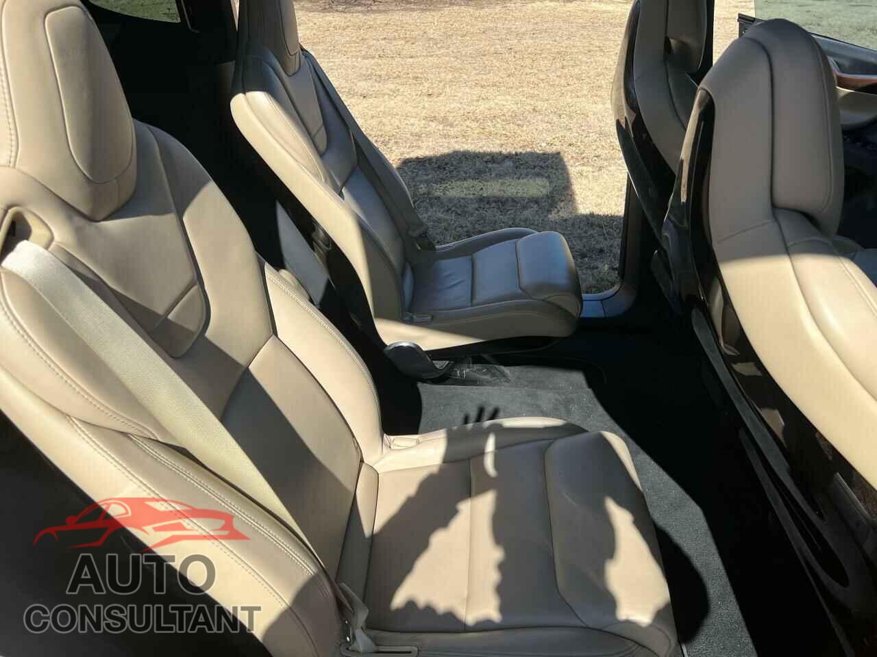 TESLA MODEL X 2016 - 5YJXCBE27GF009088