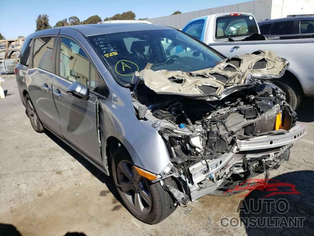 HONDA ODYSSEY 2018 - 5FNRL6H74JB023609