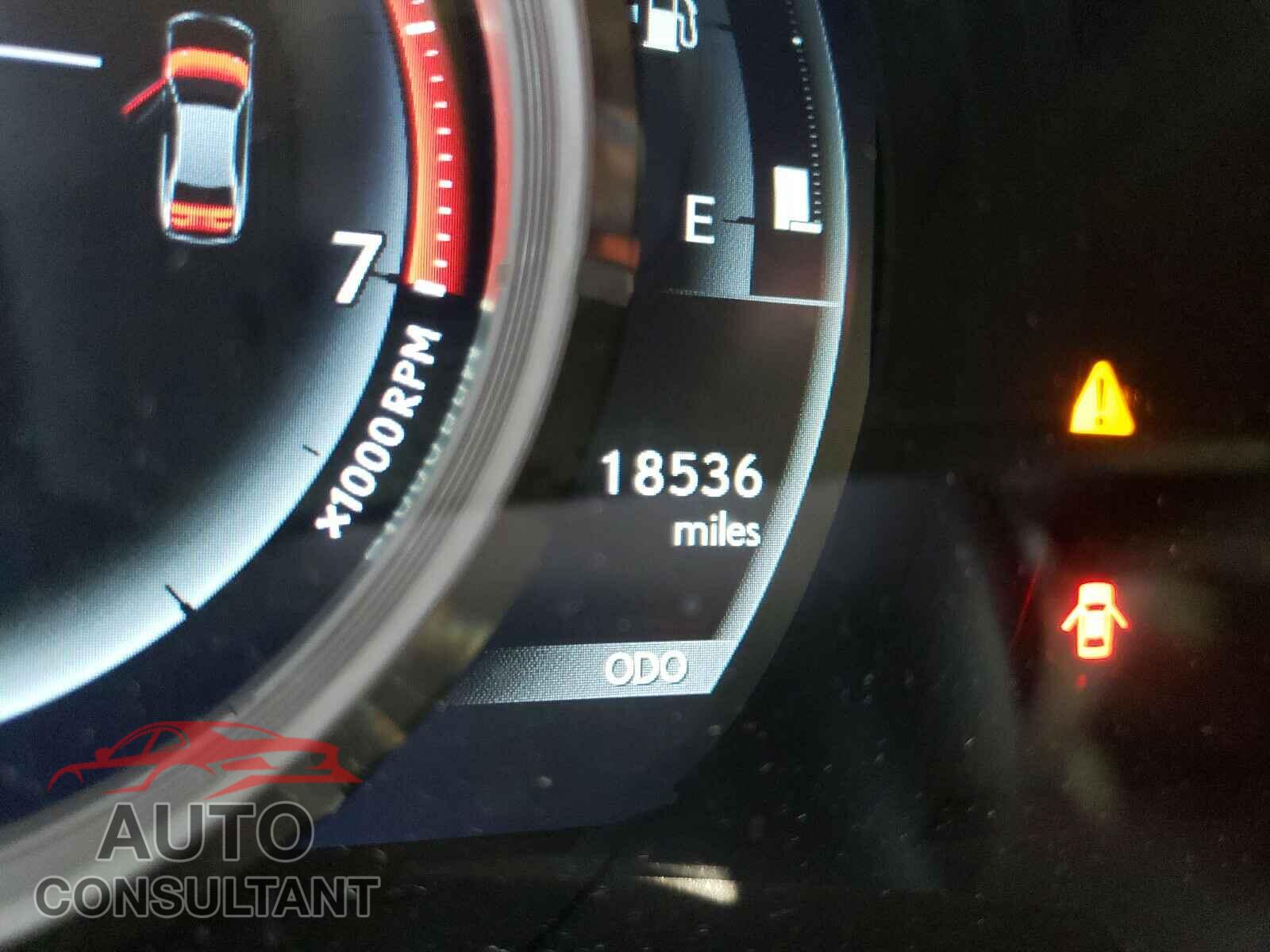 LEXUS IS 2017 - JTHBA1D25H5051899