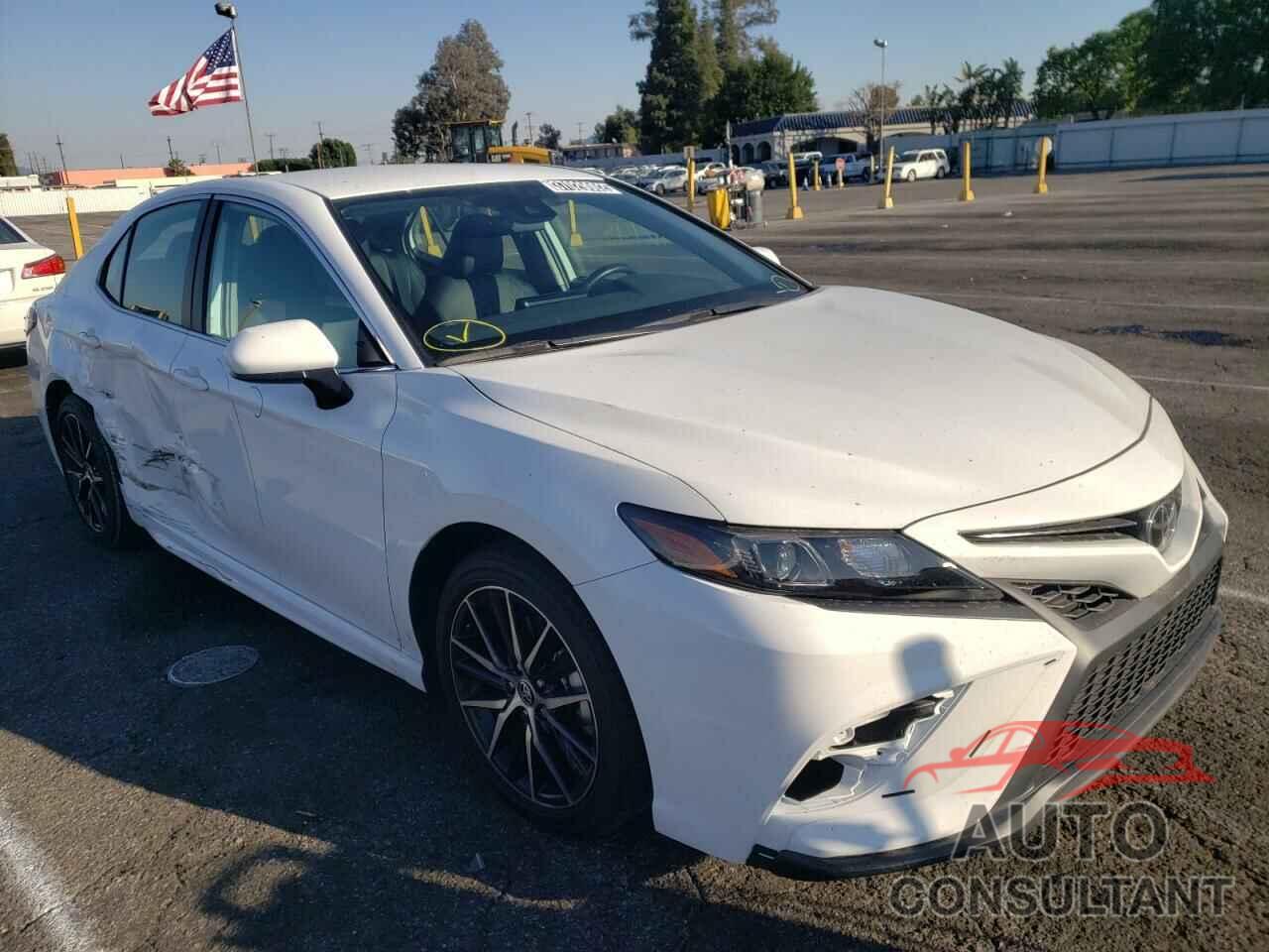 TOYOTA CAMRY 2021 - 4T1G11AKXMU413586