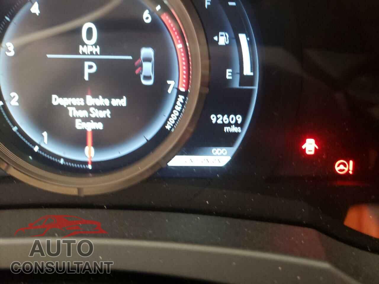 LEXUS IS 2018 - JTHBA1D28J5077368