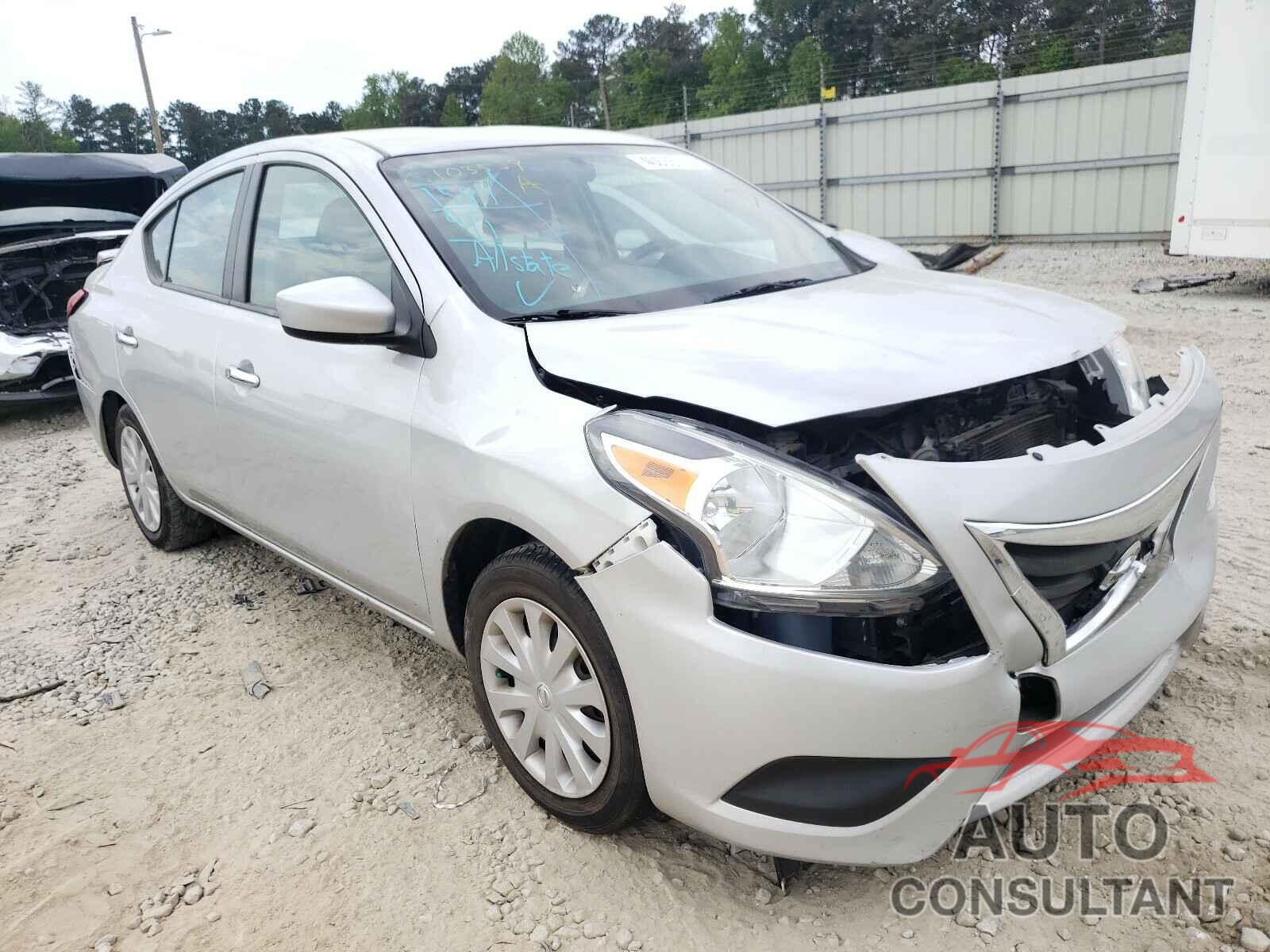 NISSAN VERSA 2018 - 3N1CN7AP5JK410907