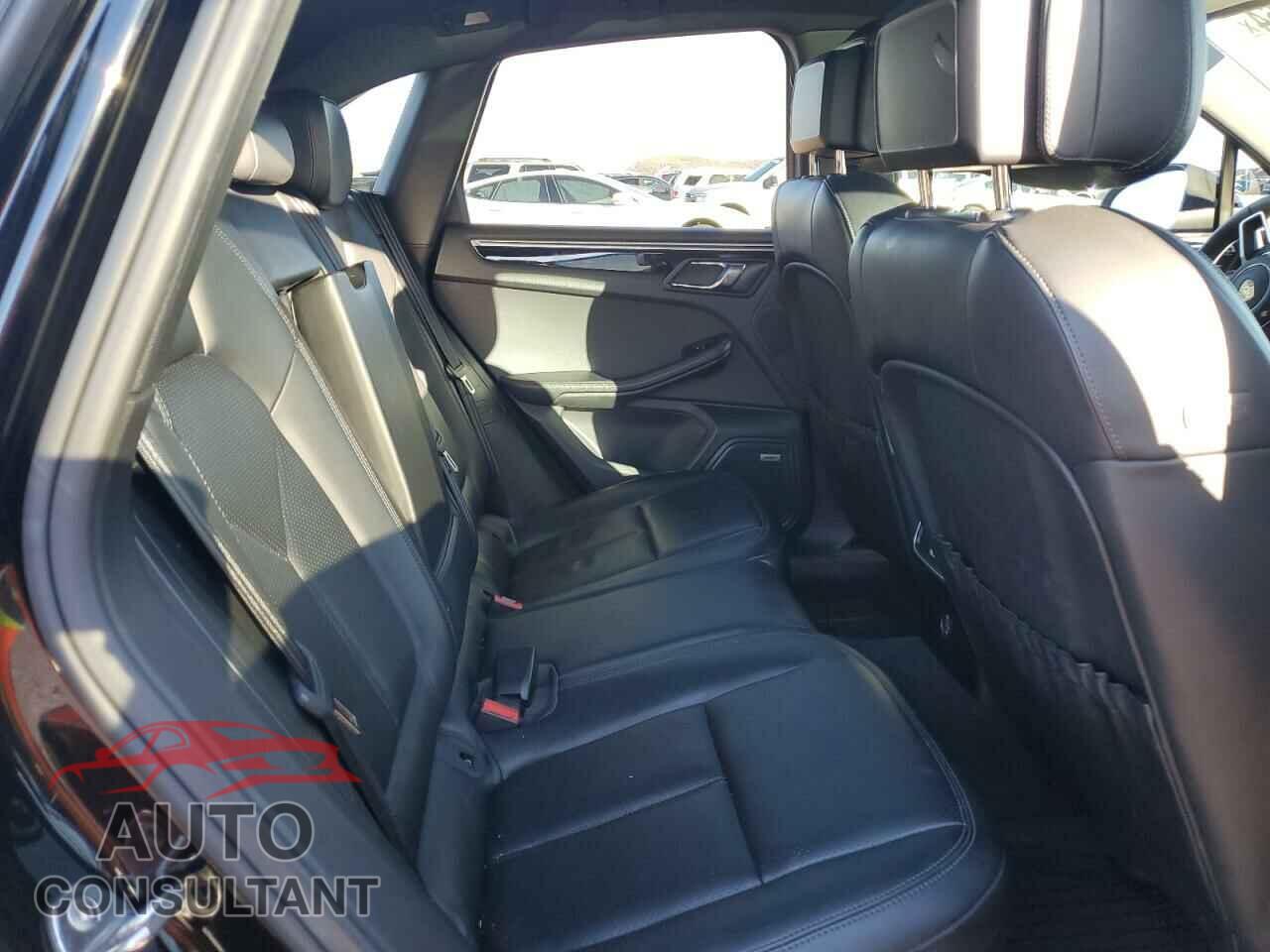 PORSCHE MACAN 2018 - WP1AA2A54JLB04609
