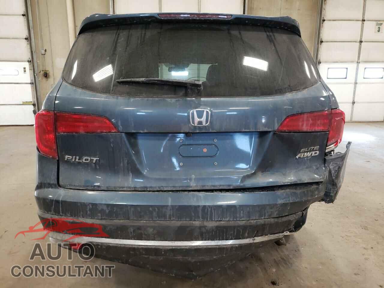 HONDA PILOT 2017 - 5FNYF6H05HB079879
