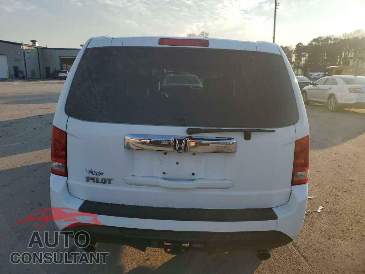 HONDA PILOT 2015 - 5FNYF3H49FB008084