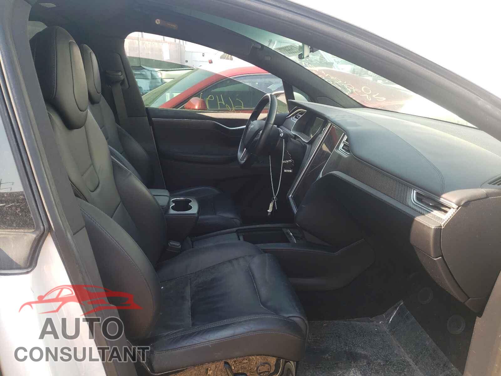 TESLA MODEL X 2016 - 5YJXCBE27GF017076