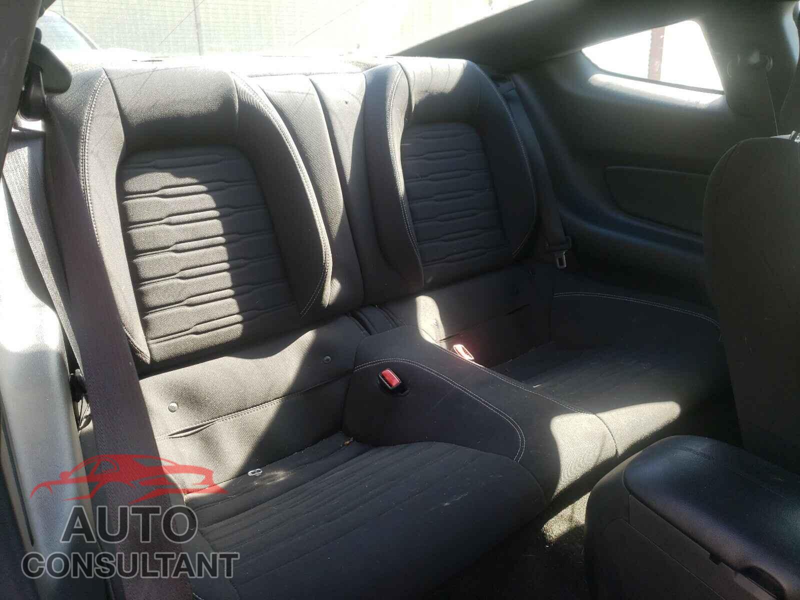 FORD MUSTANG 2017 - 1FA6P8TH5H5266236