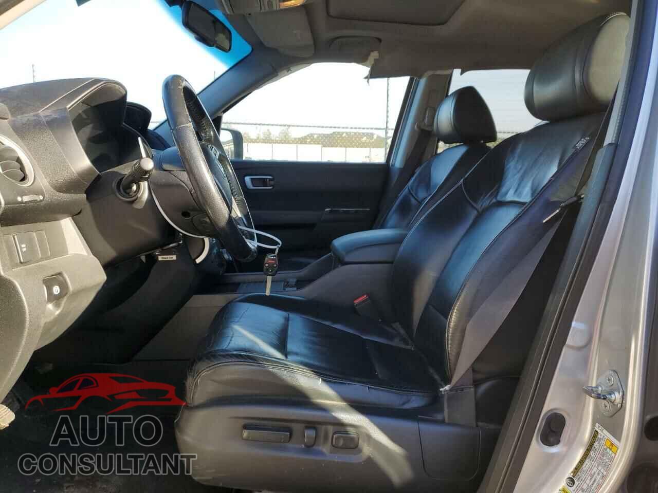 HONDA PILOT 2011 - 5FNYF4H79BB040303