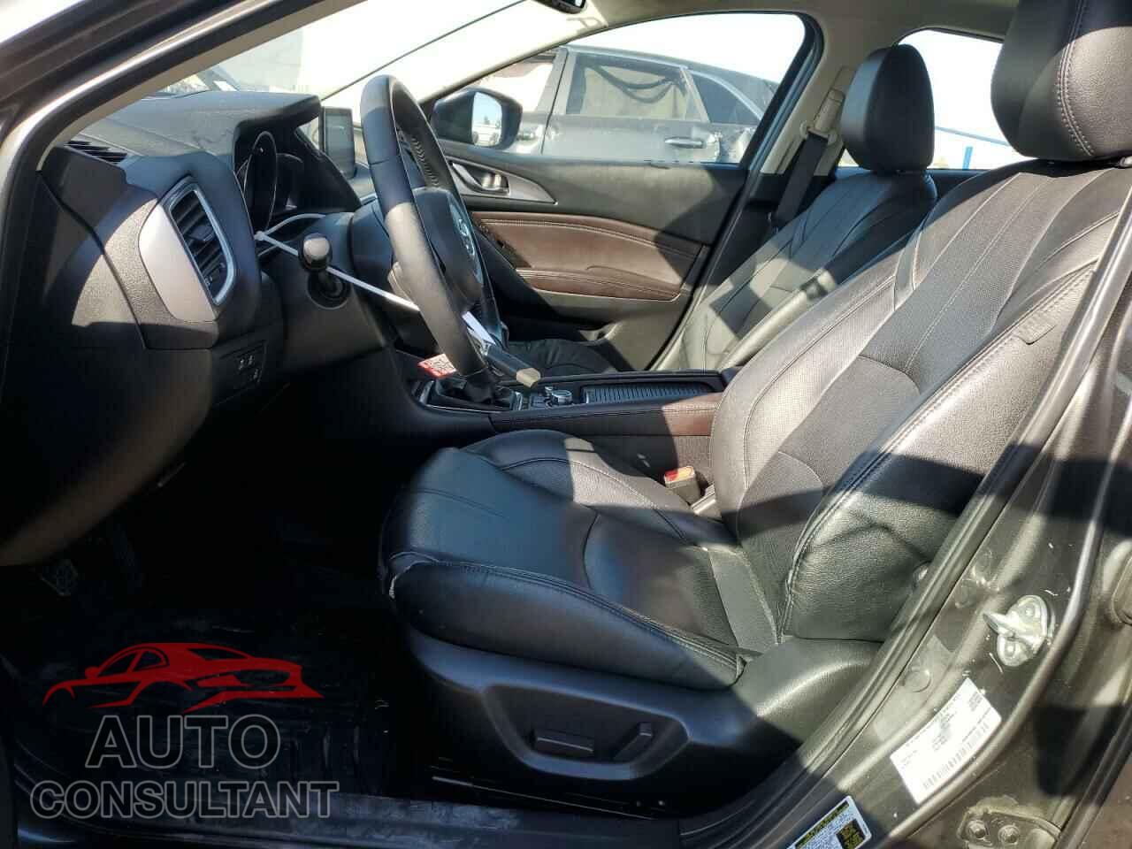 MAZDA 3 2018 - 3MZBN1M36JM186160