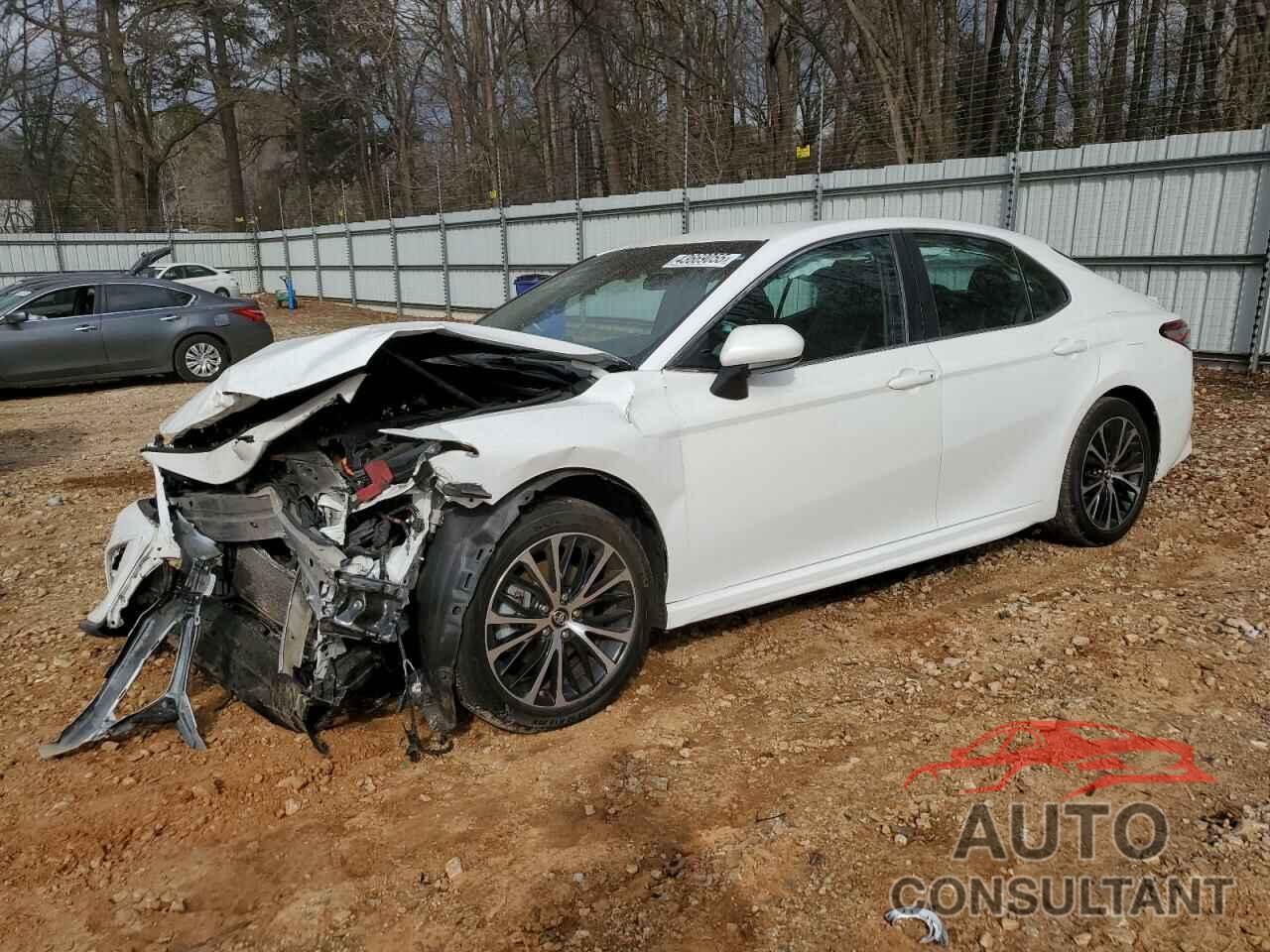 TOYOTA CAMRY 2018 - 4T1B11HK1JU629497