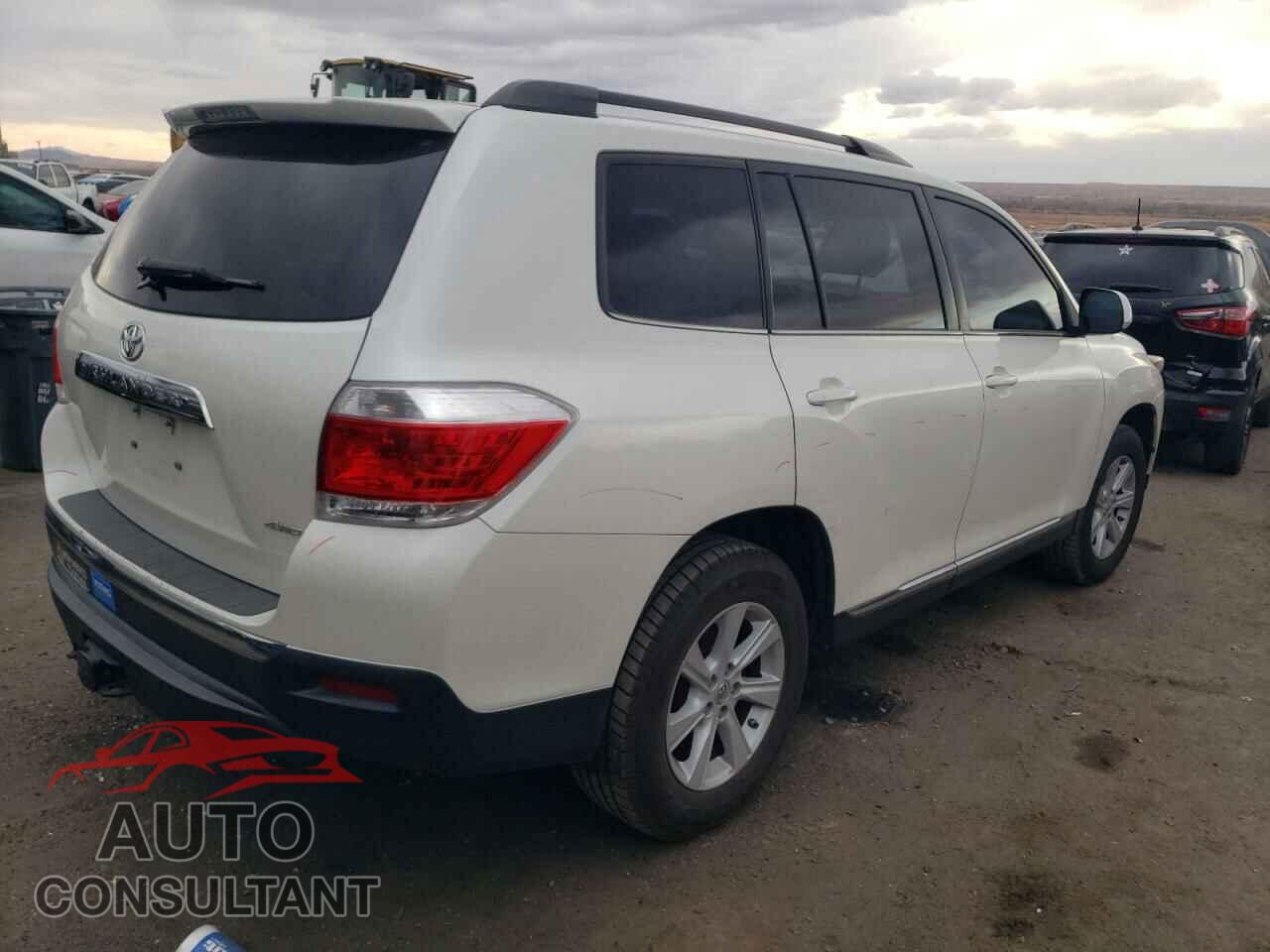 TOYOTA HIGHLANDER 2013 - 5TDBK3EH8DS245019