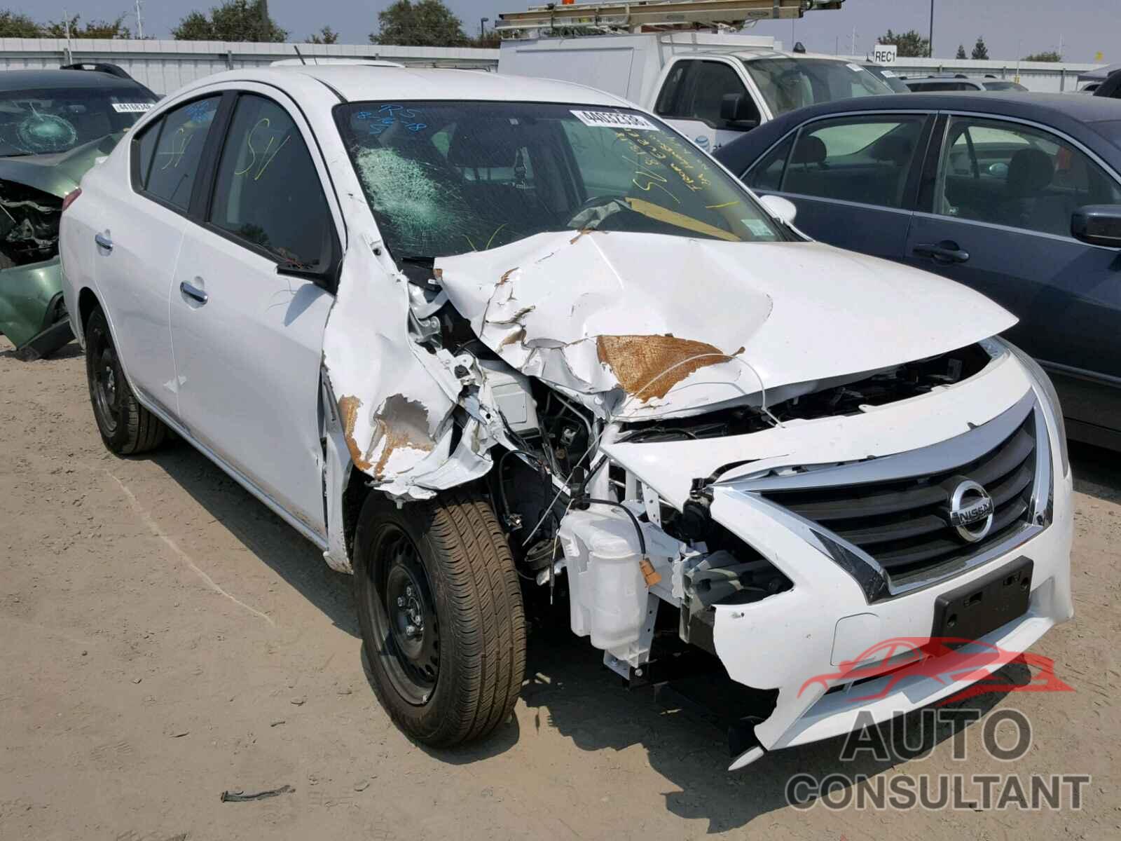 NISSAN VERSA 2018 - 3N1CN7AP2JL884632