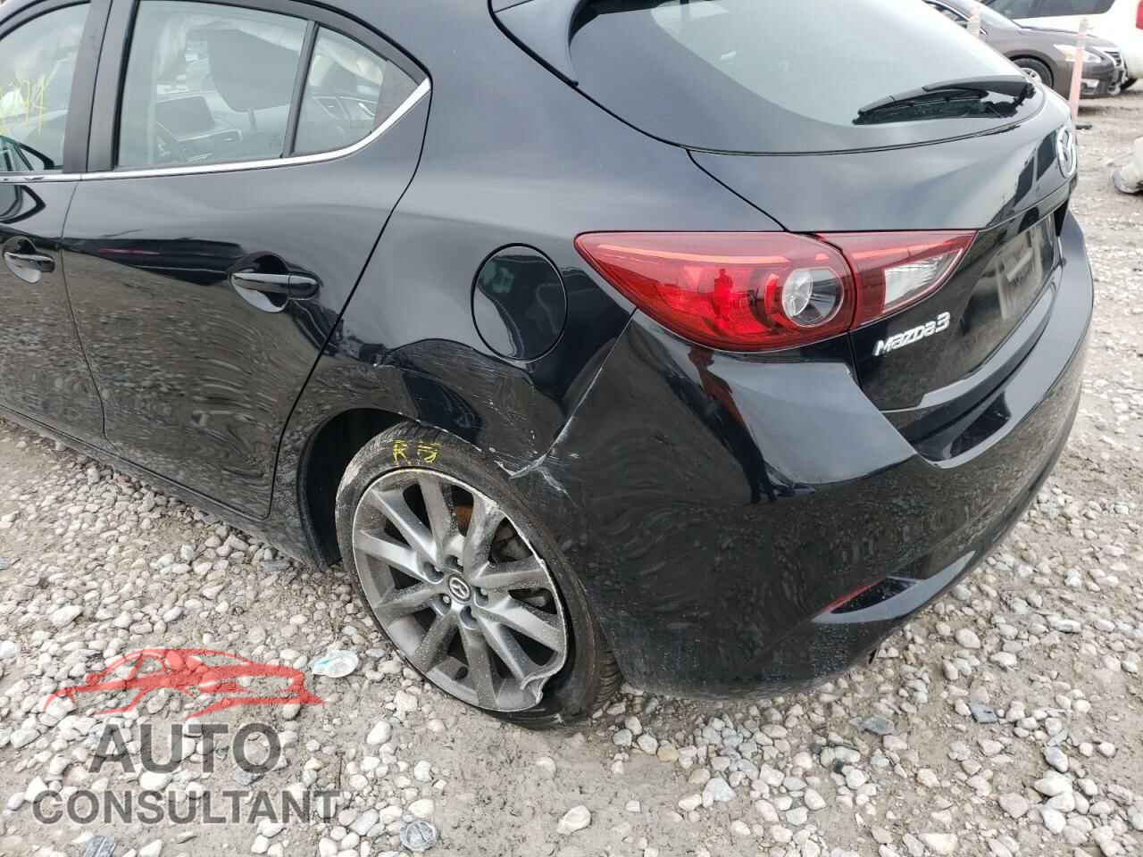 MAZDA 3 2018 - 3MZBN1L38JM181642