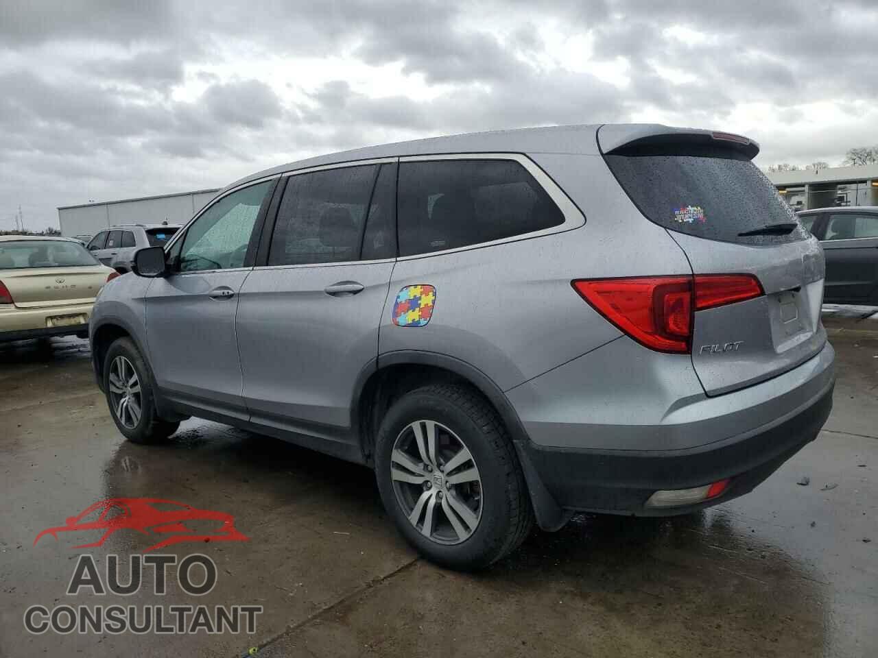 HONDA PILOT 2017 - 5FNYF6H31HB078559
