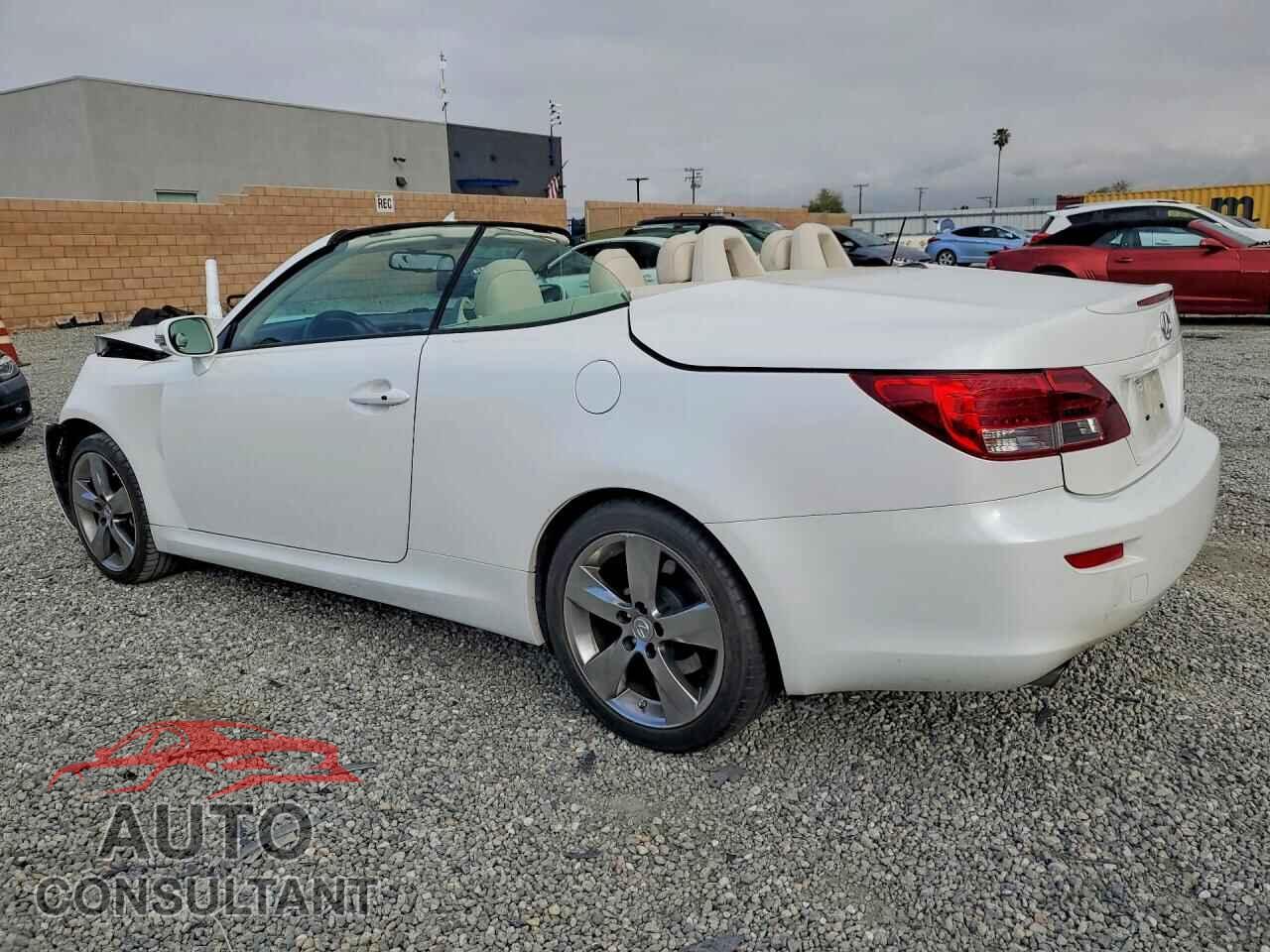 LEXUS IS 2011 - JTHFF2C21B2521039