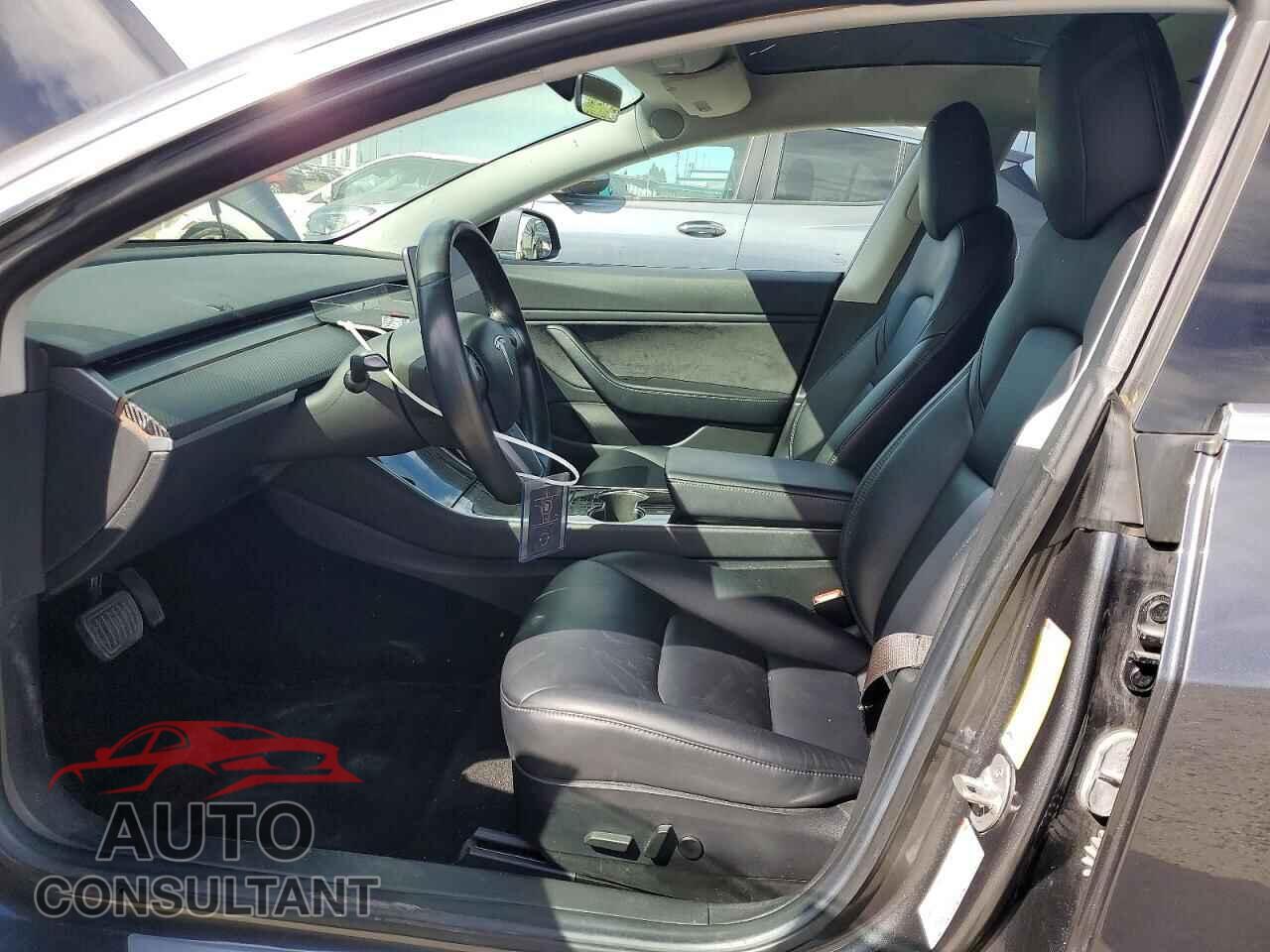 TESLA MODEL 3 2018 - 5YJ3E1EA3JF051064