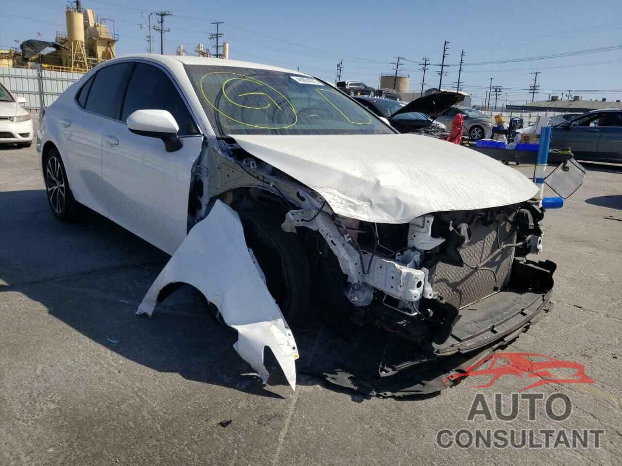 TOYOTA CAMRY 2018 - 4T1B11HK4JU633382