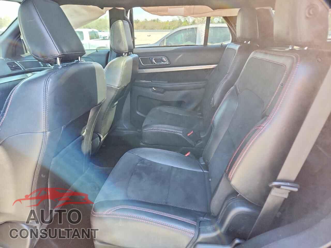FORD EXPLORER 2018 - 1FM5K7D81JGB38529