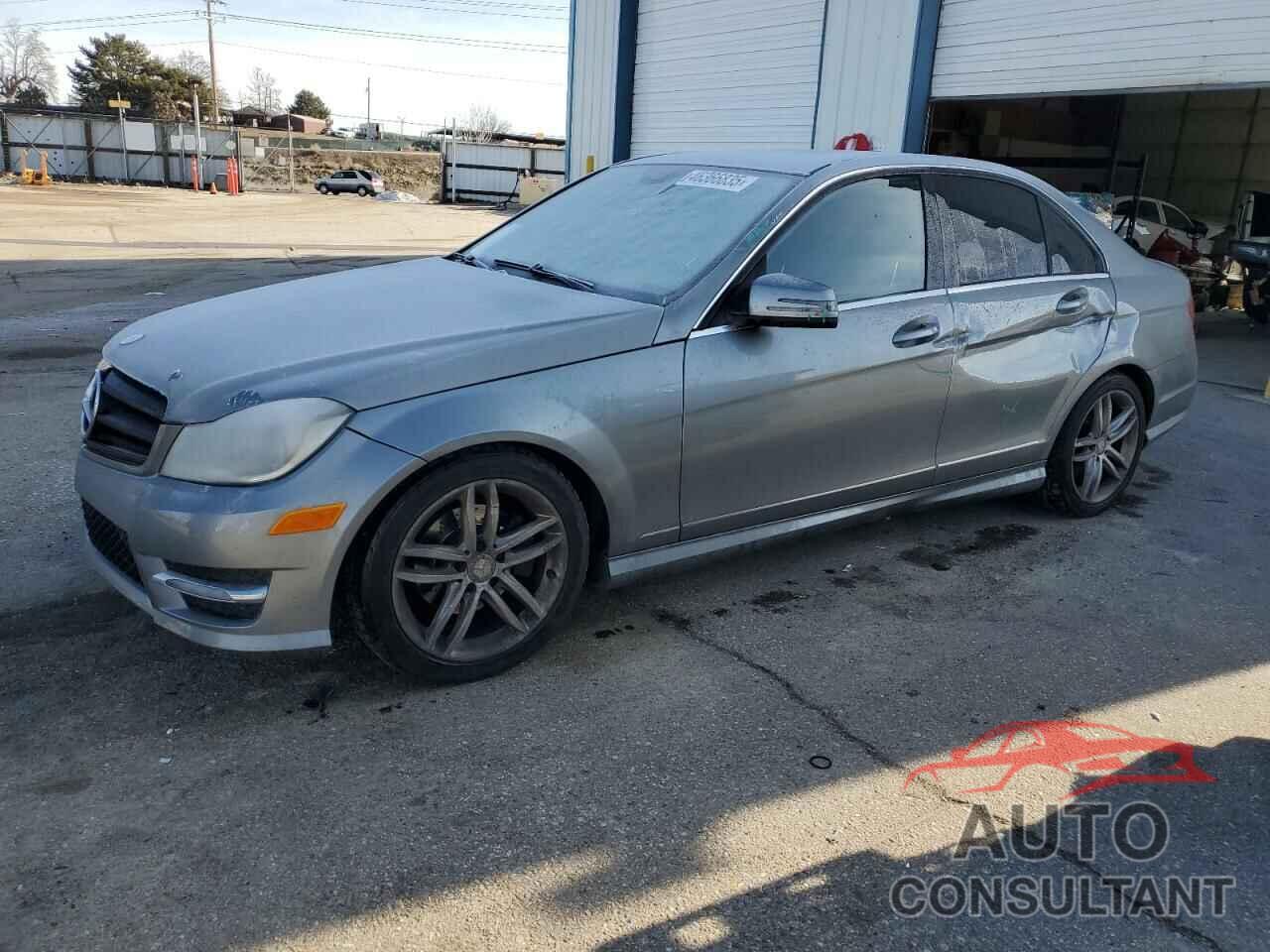MERCEDES-BENZ C-CLASS 2013 - WDDGF4HB3DR258854