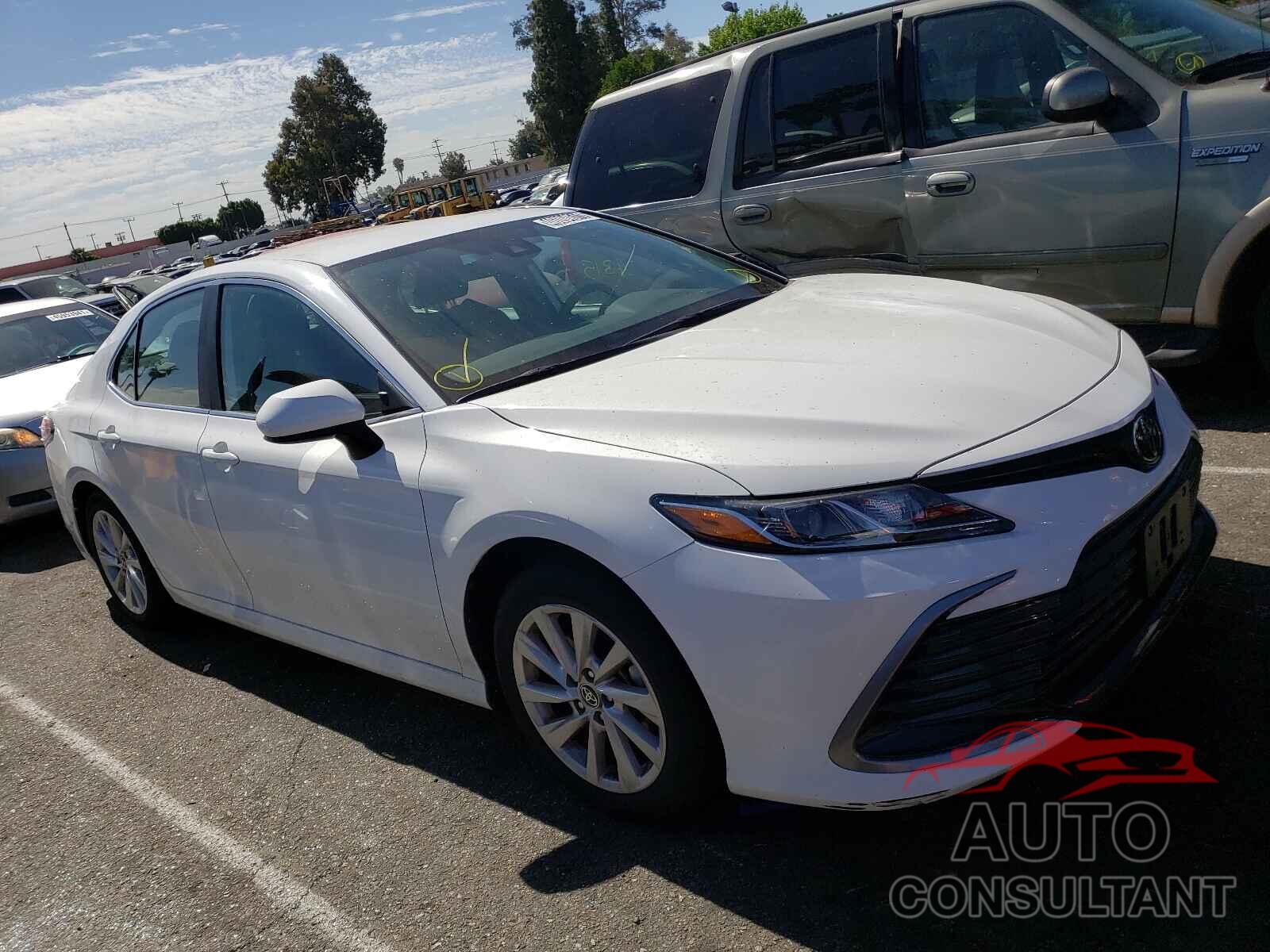 TOYOTA CAMRY 2021 - 4T1C11AK5MU549848