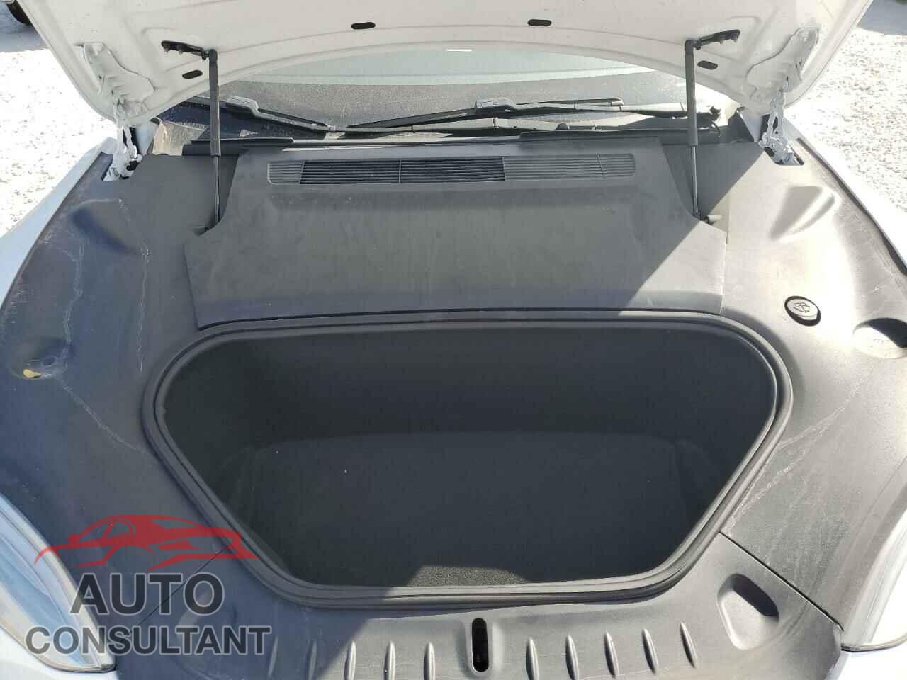 TESLA MODEL S 2021 - 5YJSA1E64MF451996