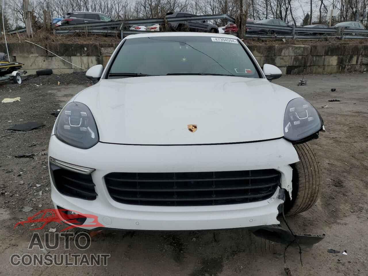 PORSCHE CAYENNE 2016 - WP1AA2A24GKA13277